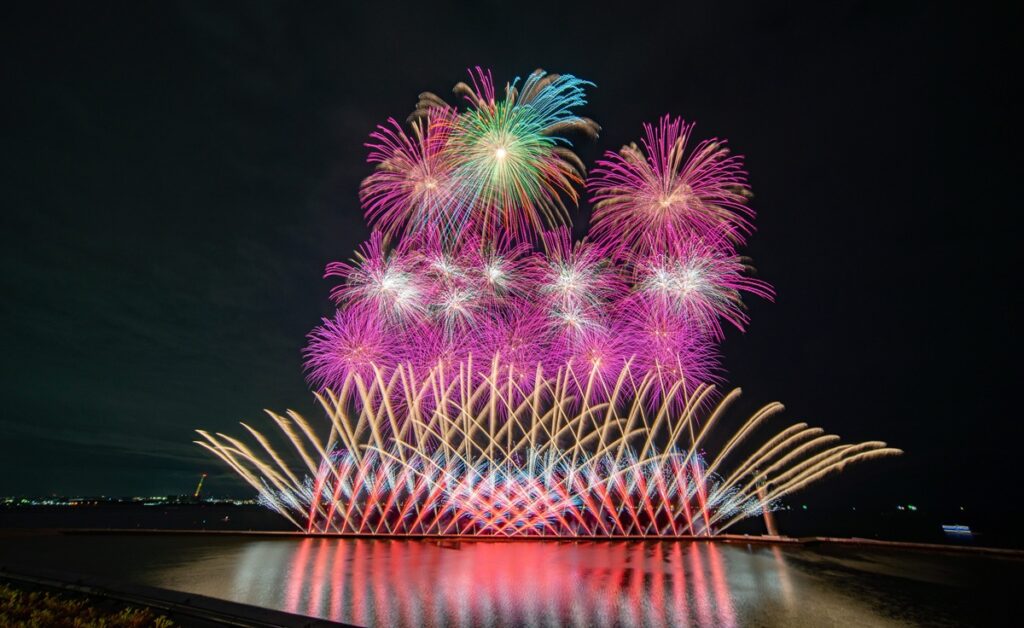 大阪･関西万博 5/31は福島「双葉花火」が夜空を彩る、月替わりで日本全国を代表する”花火大会”を実施中 | 鉄道ニュース | 鉄道チャンネル