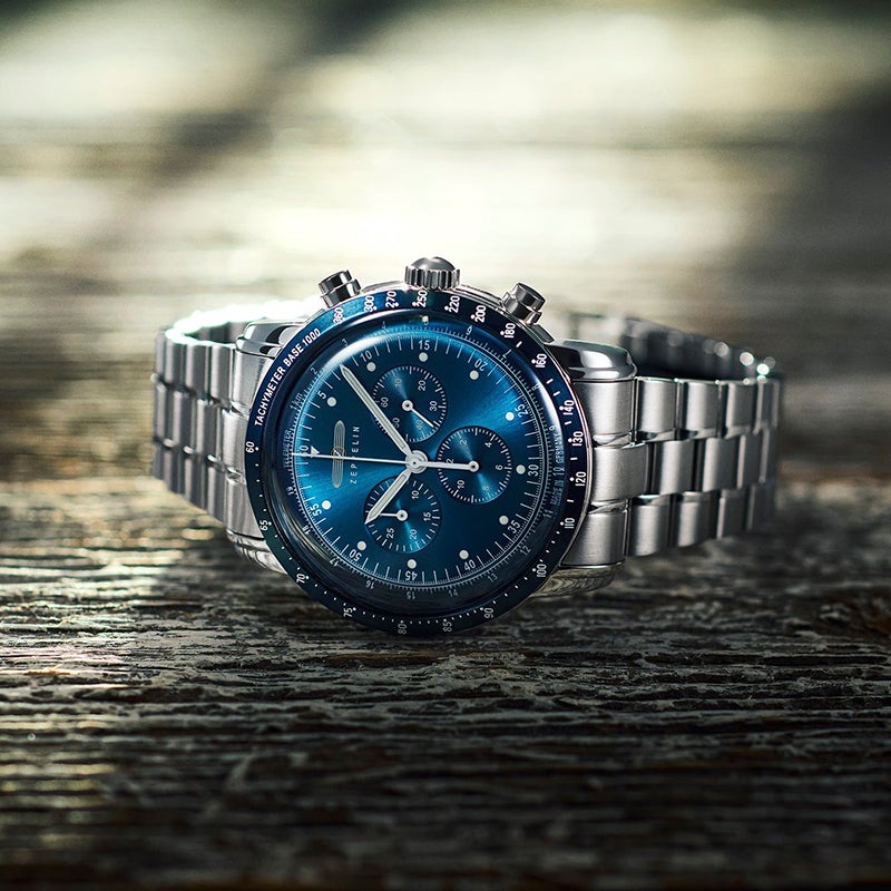 ドイツ時計「ツェッペリン」100周年記念シリーズの日本限定クロノグラフのブレスレットモデル　2025年4月発売のメタリックブルー２