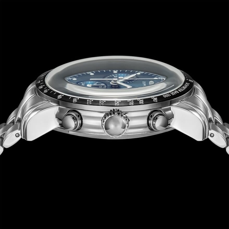 ドイツ時計「ツェッペリン」100周年記念シリーズの日本限定クロノグラフ　2025年4月発売のメタリックブルー　ケースの形状