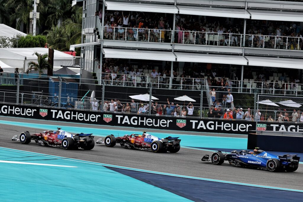 シャルル・ルクレール（フェラーリ）、ルイス・ハミルトン（フェラーリ）、カルロス・サインツ（ウイリアムズ）