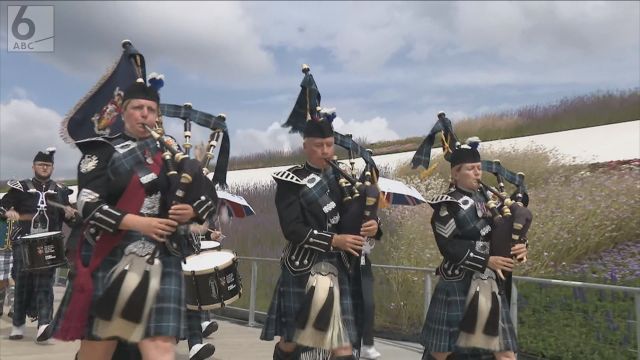 スコットランド軍楽隊がパレード　和太鼓とのコラボも　万博でイギリスがナショナルデー