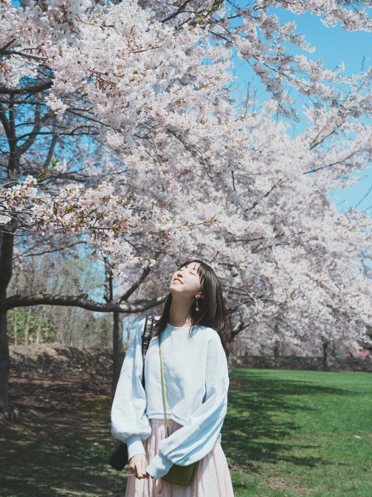 SODANE - ゴールデンウイークにお花見ドライブ！“余市川桜づつみ“へ　春コーデで川沿いをお散歩