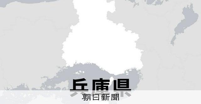 関学大と関大のヨット6隻と救助艇転覆 16人全員無事、強風原因か
