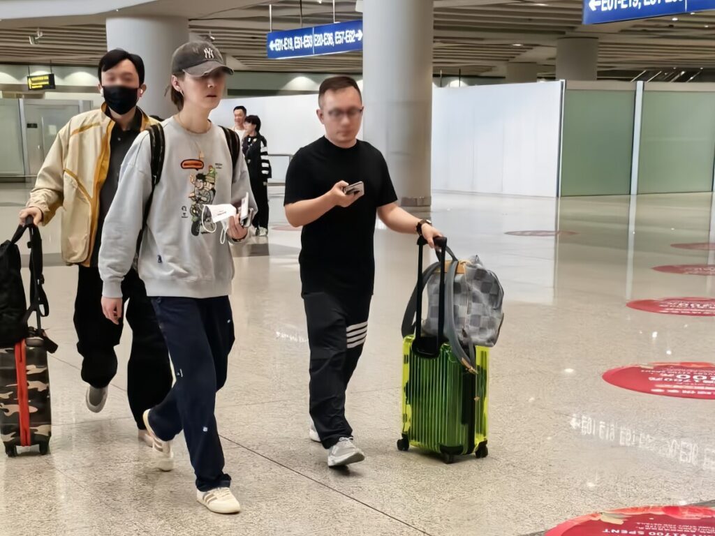 「日本に行くルハンに空港で偶然出会った」、目撃情報が注目集める―中国