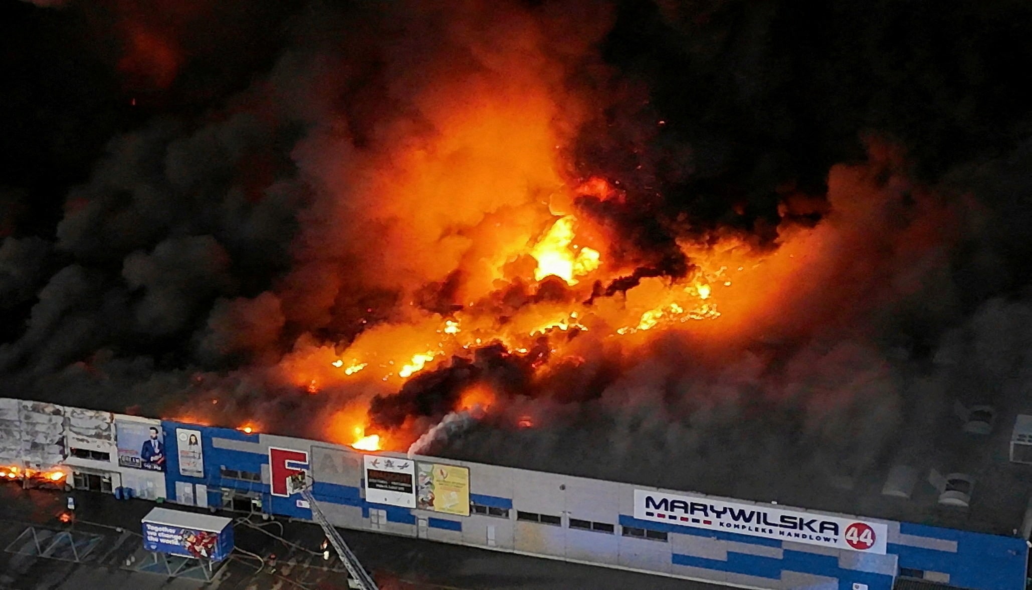 ポーランド、クラクフのロシア領事館閉鎖へ　火災への関与受け