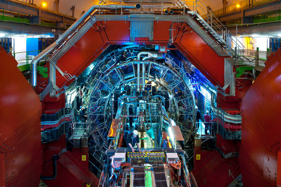 東京大学が参加する欧州LHC加速器実験が「ブレークスルー賞」受賞の快挙 | 東京大学 東京大学が参加する欧州LHC加速器実験が「ブレークスルー賞」受賞の快挙 | 東京大学