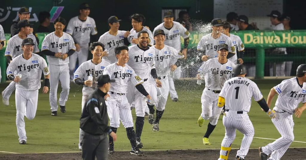 【○虎将トーク】阪神・藤川監督、サヨナラ機演出の糸原は「気持ちのすわった打席」出番が変わっても「ぐっとこらえて」 - サンスポ