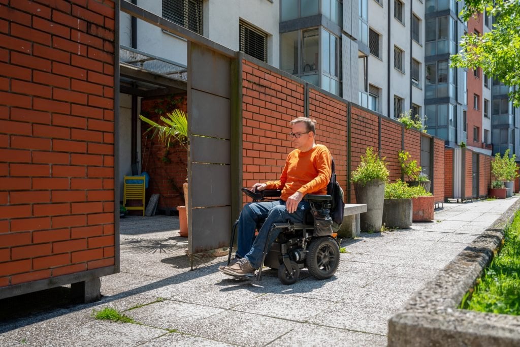 アクセス可能な家に住宅不足が影響を与えることを心配する