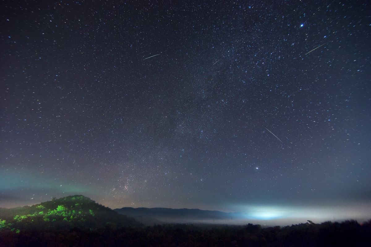 しし座流星群。タイ・ランパーンにて（NirutiStock/Getty Images）