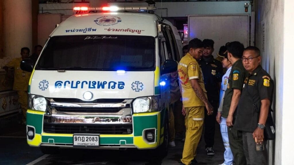 ポーランドの観光客は、妻の前で飲んでいる間、プーケットホテルのバルコニーから彼の死に陥ります