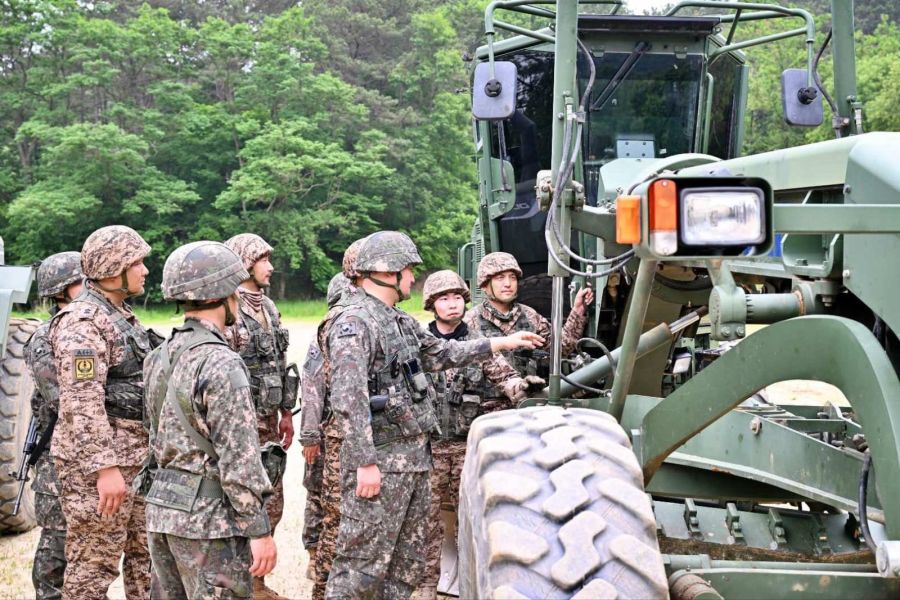 Joint Ground Forces Engineer-Troops Training Exercise Taking Place in South Korea
