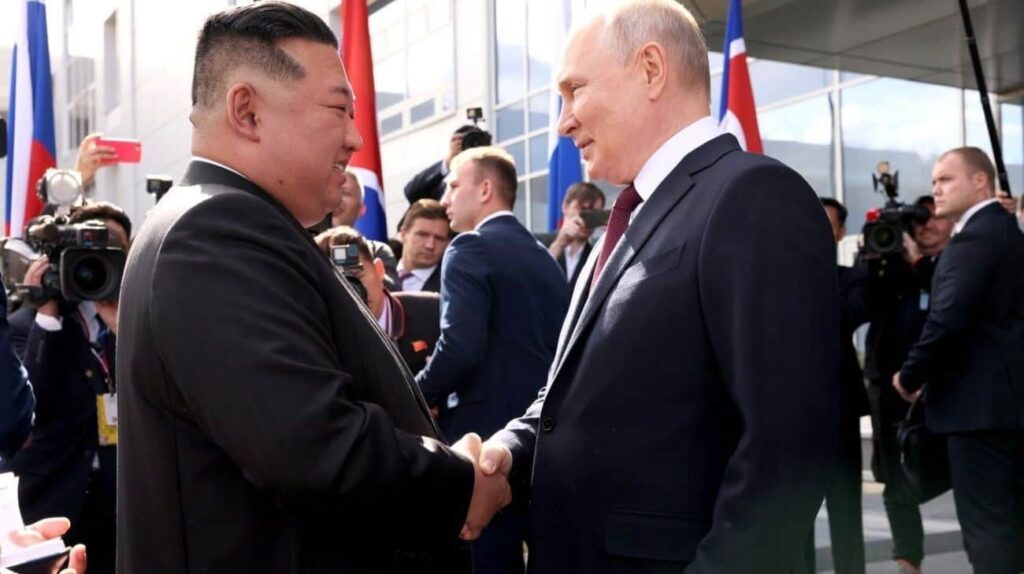北朝鮮にロシアに900万の貝殻と100の弾道ミサイルを提供しました - 国際報告、写真