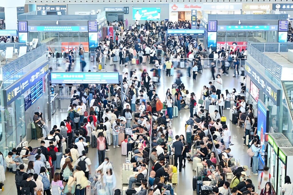 中国メーデー連休、省を跨ぐ移動は14億人超の見込み