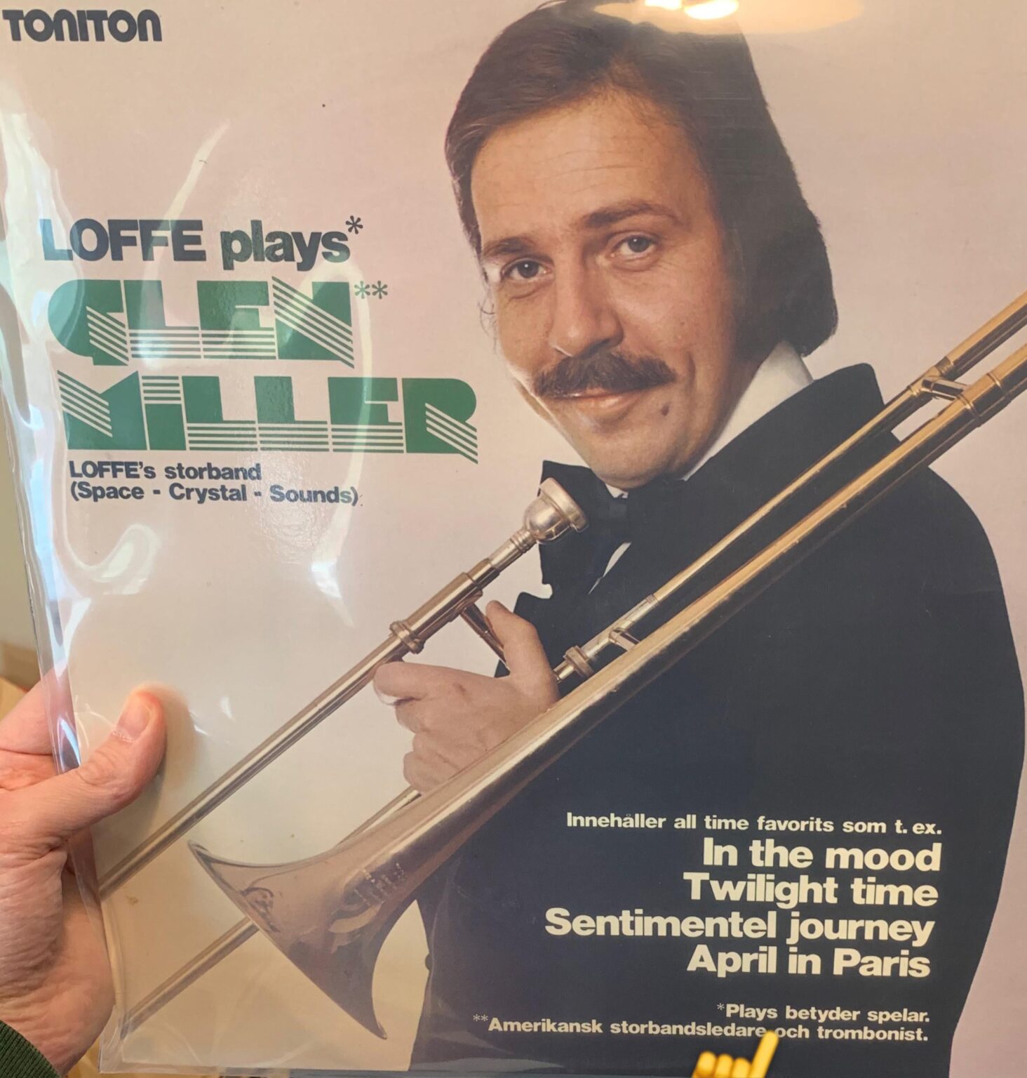1975年に、プレイがプレイを意味することを明確にしたかったのは良いことです。 （ロフ・カールソンはグレン・ミラーを演じます）