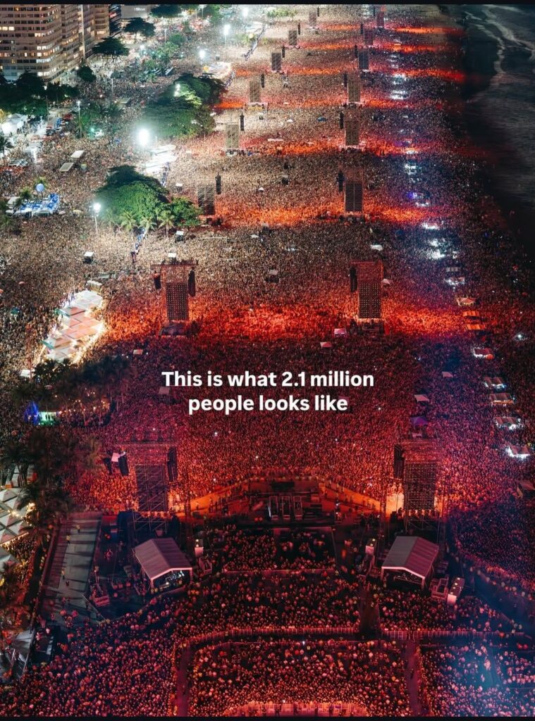 これが210万人の人々がどのように見えるかです
