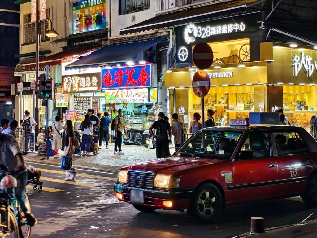 中国人女性が香港の飲食店で10％のサービス料の支払いを拒否、ネットで賛否―香港メディア