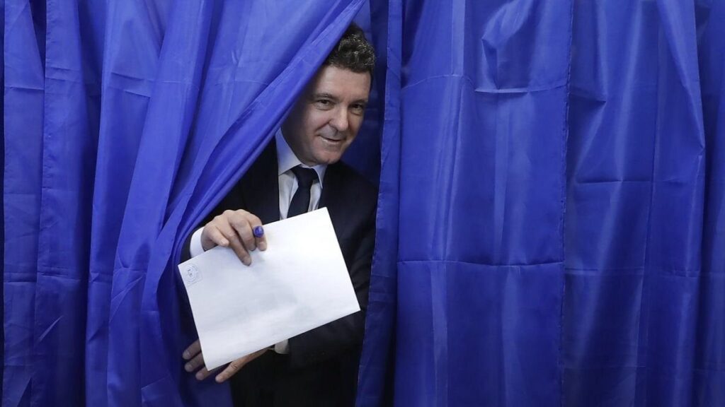 ルーマニア：大統領選挙の第1ラウンドでは、はるか歴史的歴史