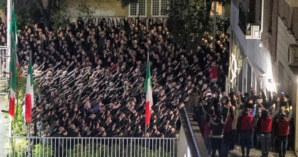 Acca Larentia:ScelbaとMancinoの法律に違反したために31人のCasapound Motionantの裁判を求めました Acca Larentia:ScelbaとMancinoの法律に違反したために31人のCasapound Motionantの裁判を求めました