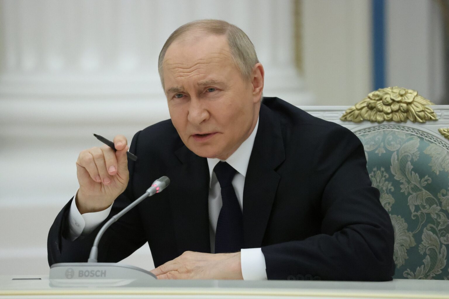 プーチン大統領のコメントの後、ロシアのボットロースト「ピエロ」ドナルドトランプ