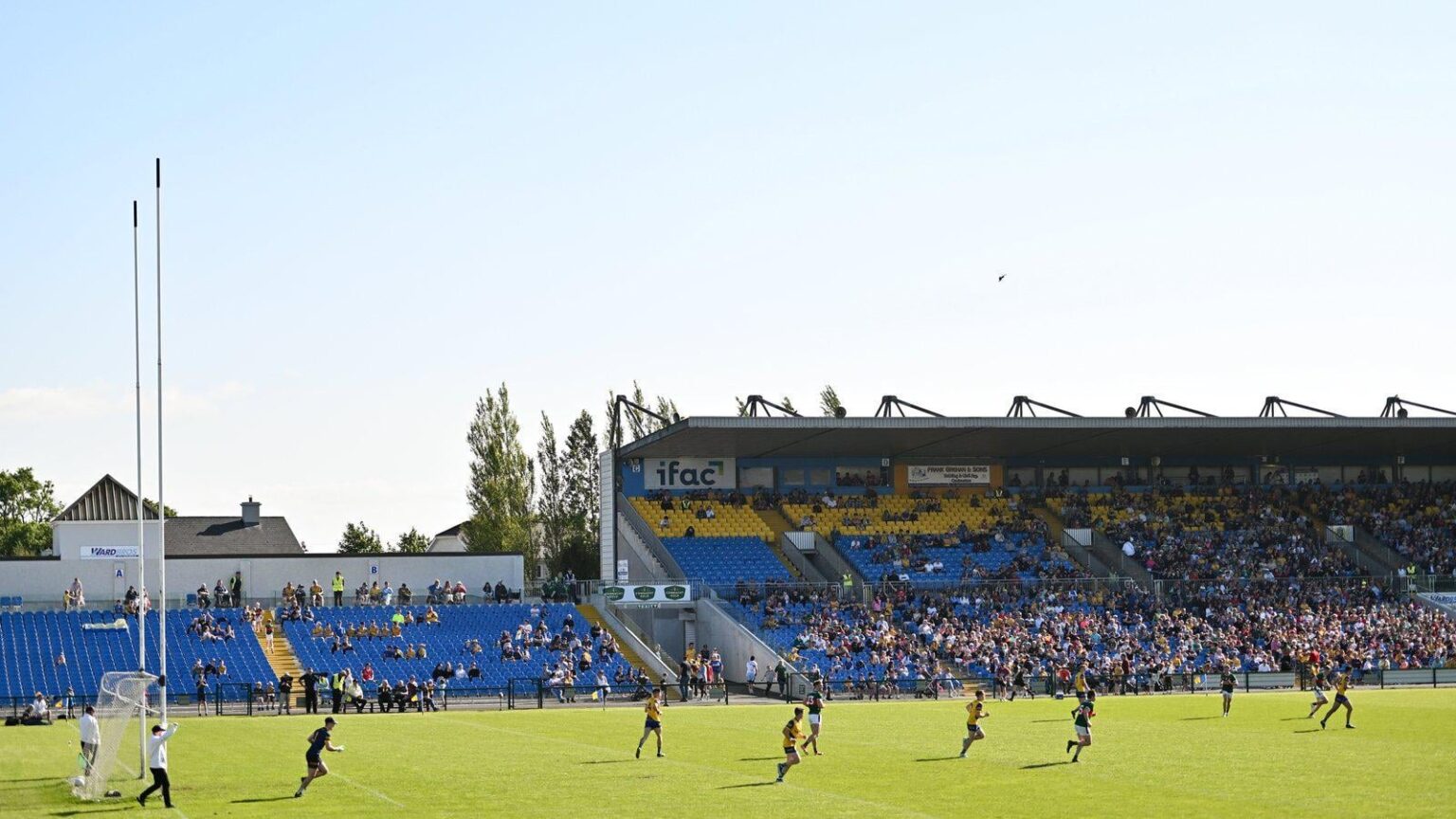 Roscommon GAAグラウンドに設置された日焼け止めディスペンサー