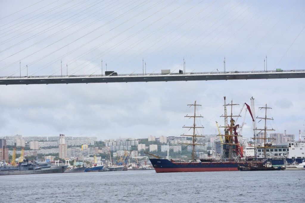 ウクライナはエリートロシアのユニットベースをヴラジブストクで約7,000km離れていると攻撃すると、ソース主張