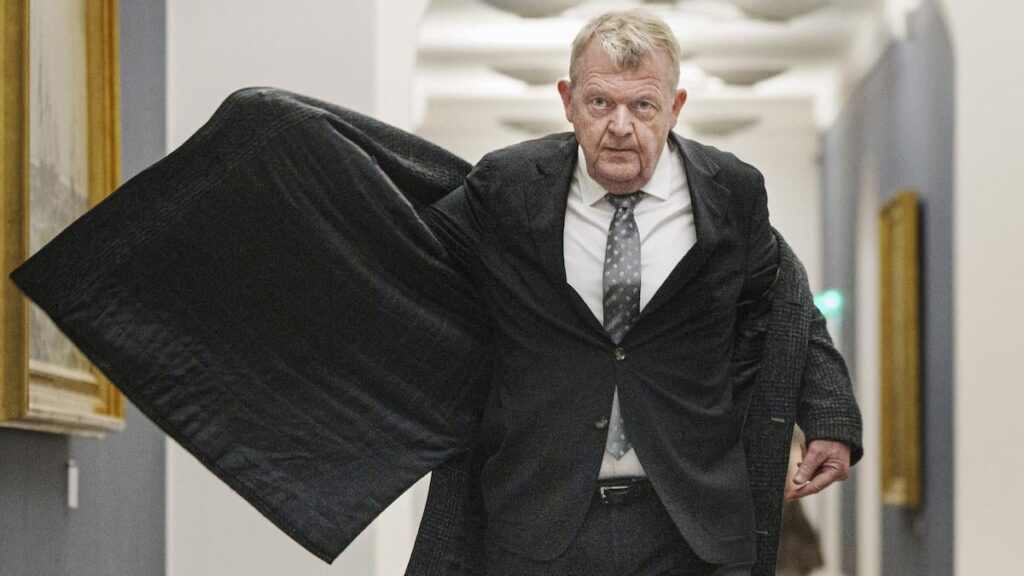 Løkkeは、グリーンランドに対するスパイの話に続いて大使を呼びます