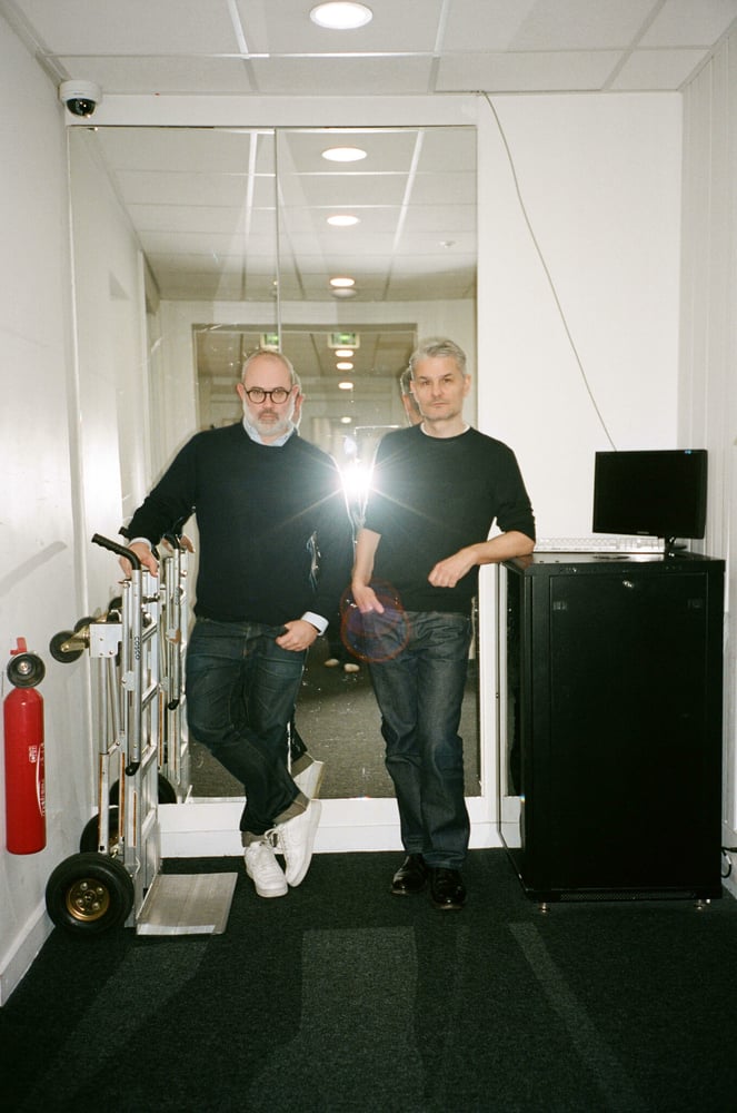 ルシアン・パジェスとアダム・イェッツィ