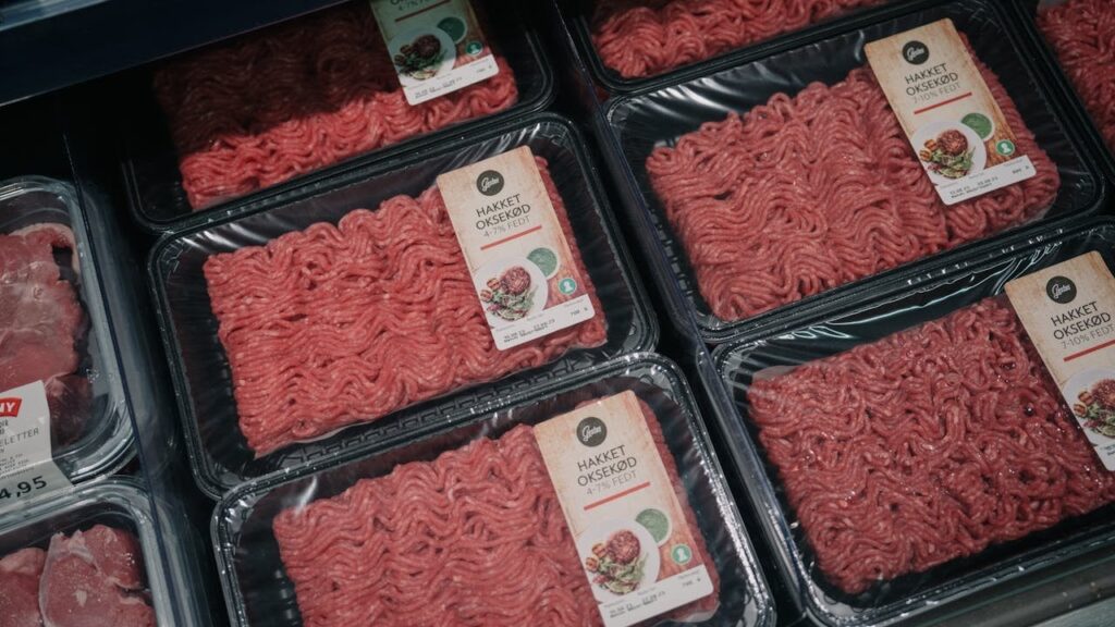 牛肉の価格は爆発します - 一緒にぶら下がっていません、と3人の母は言います