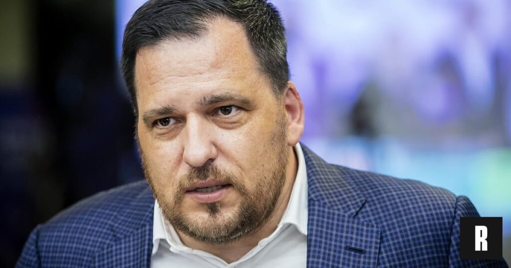 MEPZdechovský：私はSlovak Secret Servicesで見られました