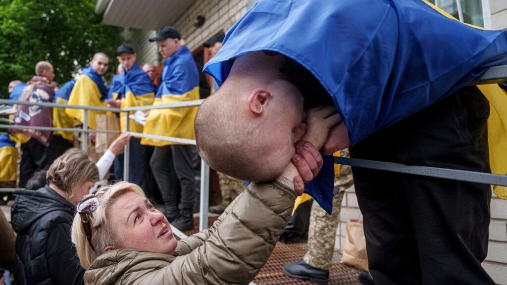 ロシアは「側面を切り替えてヨーロッパを一緒に占有する」ためにウクライナの捕虜を提供しています