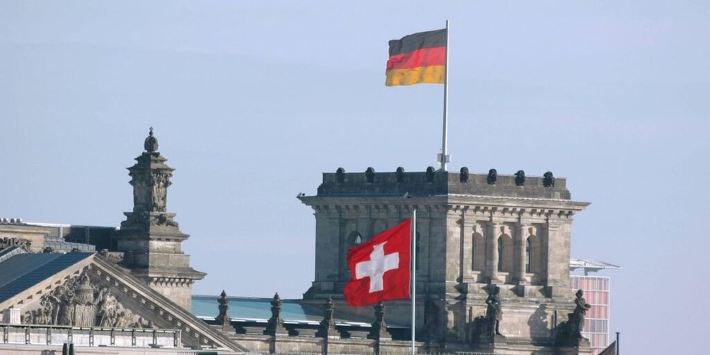 困難な隣接 - なぜスイスはドイツでそんなに曲がっているように見えるのですか？ |ドイツでは、スイスをドイツよりも良くするものに基づいて行動する十分な物語を得ることができません。これは心理的に理解可能ですが、未熟で失業しています。
