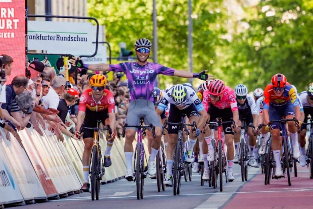 マシューズがドイツ最古のワンデーレースで待望の初優勝 - エシュボルン・フランクフルト2025 | cyclowired