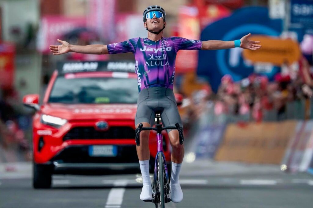 プラップが45km独走の逃げ切り勝利　ウリッシがイタリアに4年ぶりマリアローザもたらす - ジロ・デ・イタリア2025第8ステージ | cyclowired