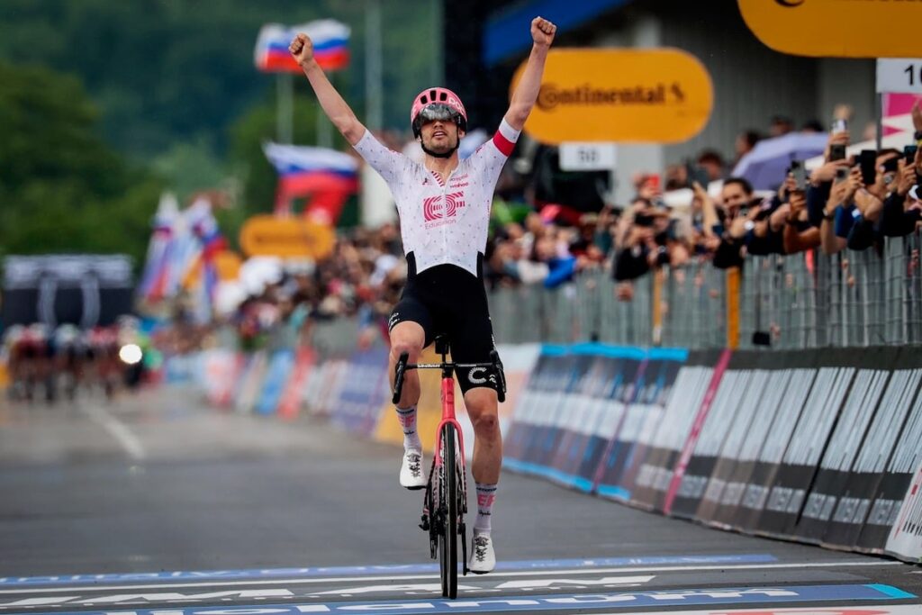 波乱のステージでアスグリーンが逃げ切り　チッコーネがリタイアし、アユソら総合勢がタイム失う - ジロ・デ・イタリア2025第14ステージ | cyclowired