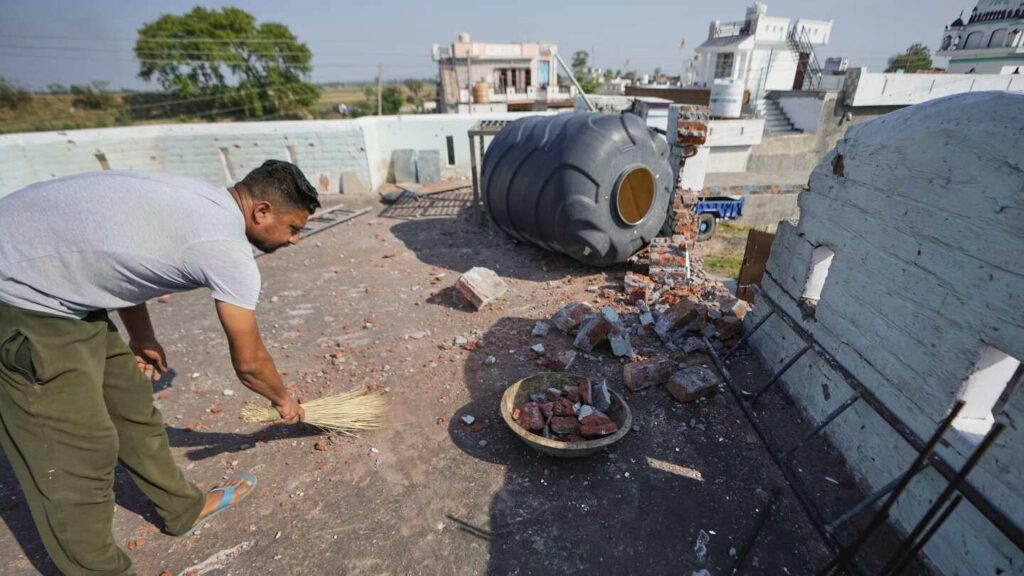 モディは、インドは軍事行動を一時停止しただけであり、それ以上のテロ攻撃が発生した場合に攻撃すると言います