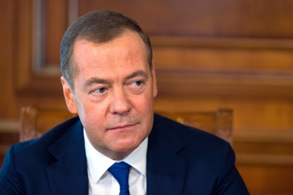 ロシアの公式メドベージェフはプーチンのコメントの後にトランプ第二次世界大戦の警告を提供します