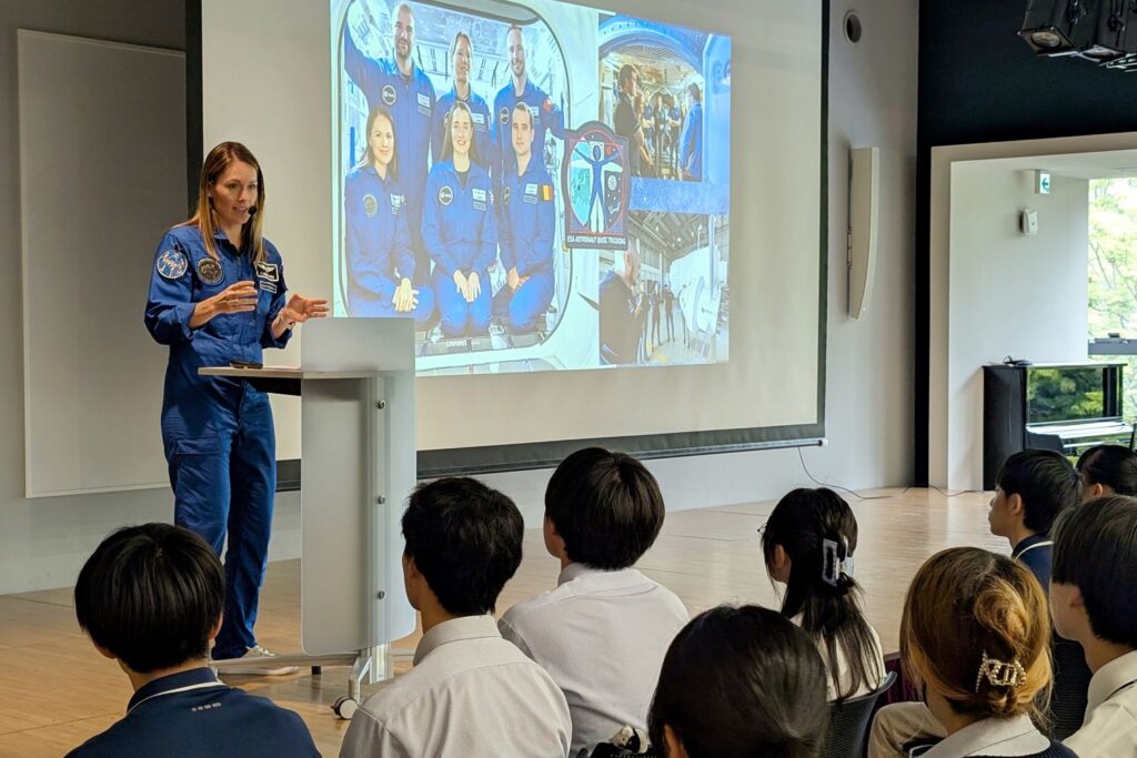 オーストラリア初の宇宙飛行士が大阪の高校で特別講演–「準備は高校生から始められる」とエール - UchuBiz