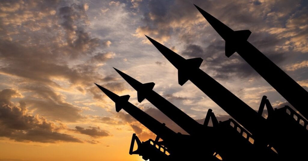 【秋山信将×小泉悠】「日本がその気になれば、すぐ核武装できる」は本当か？ 危機の時代に「日本の核」を本気で考える ―「核さえ持てば抑止できる」は早計