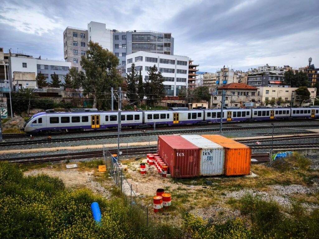 イタリア人はギリシャの鉄道に3億6,000万ユーロを落とし、インフラストラクチャとセキュリティプロジェクトで4億5,000万ユーロを超えています