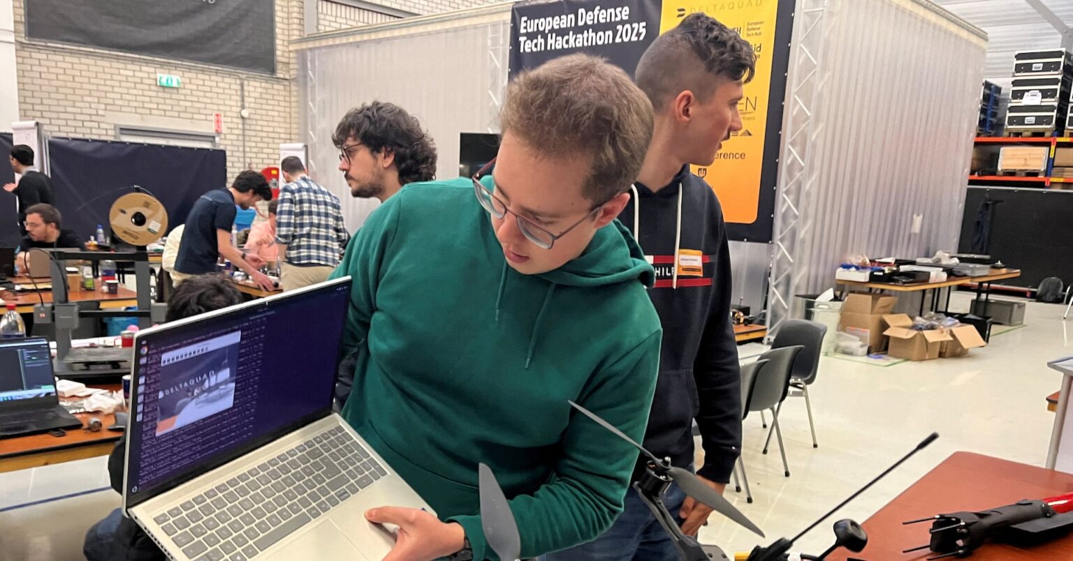 焦点：「民主主義の防衛のため」、欧州新興防衛企業に流れるＡＩ人材 | ロイター