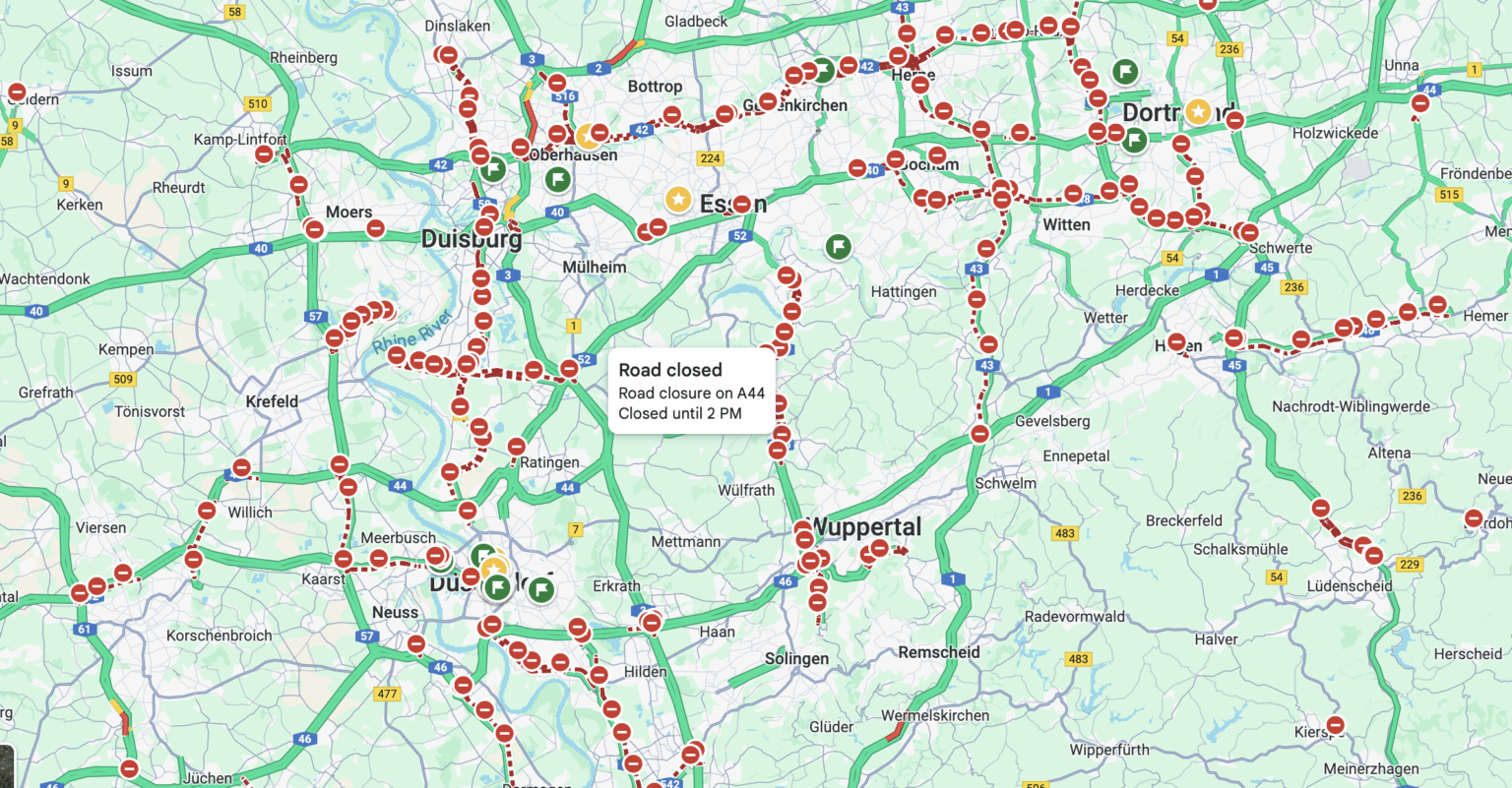 なぜ今日、NRWドイツでそんなに多くの道路が閉鎖されているのですか？ NRWのほとんどの高速道路では、午後1時または午後3時まで今日閉鎖されていると書かれています