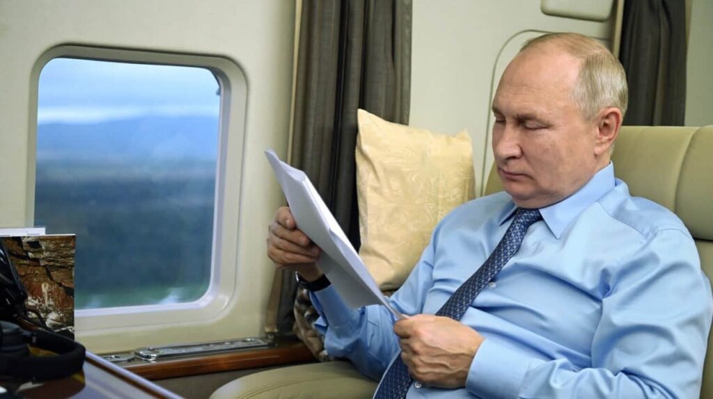 クレムリンはプーチンのヘリコプターでドローン攻撃を段階的に攻撃しました