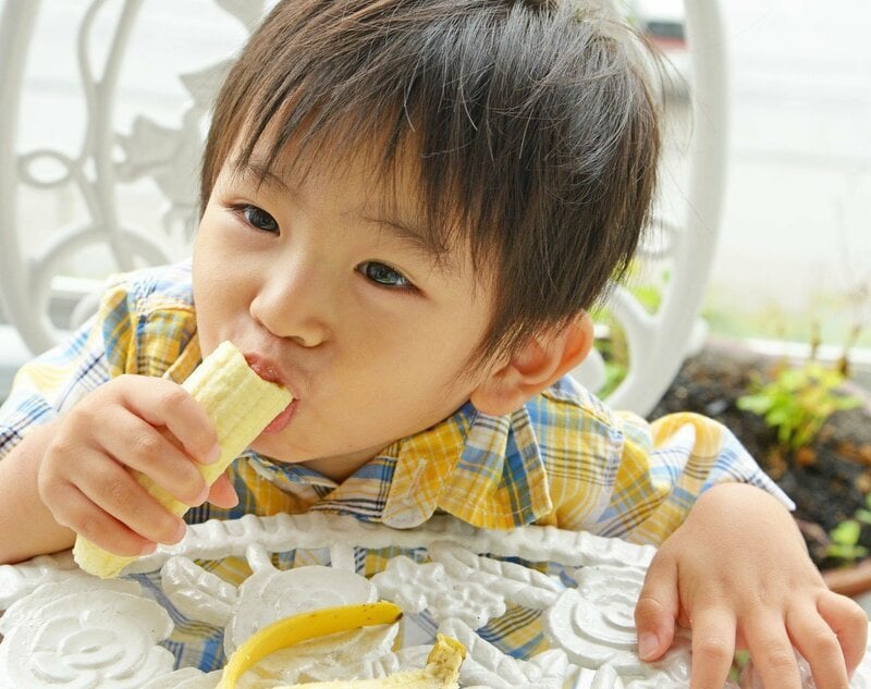 【てぃ先生が答える】子どもの偏食が直りません！ご飯をちゃんと食べず、バナナばかり食べています。偏食をなくすにはどうしたらいいですか？