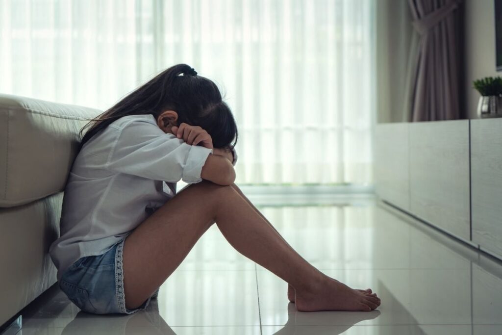 「中学生カップルが手をつないで産科を受診」14歳の出産にシングルファザー男泣き。学業優秀でも「避妊方法」を知らない令和の性教育課題【専門家解説】