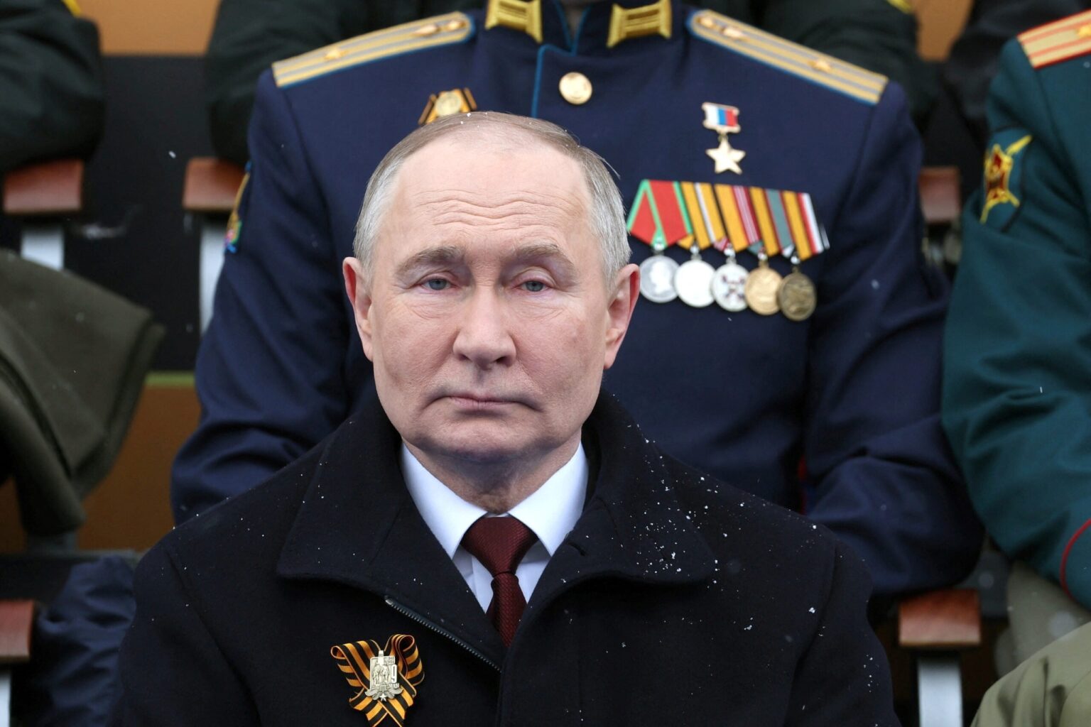 プーチンは、ウクライナの攻撃からモスクワのパレードを保護するために停戦を発表します