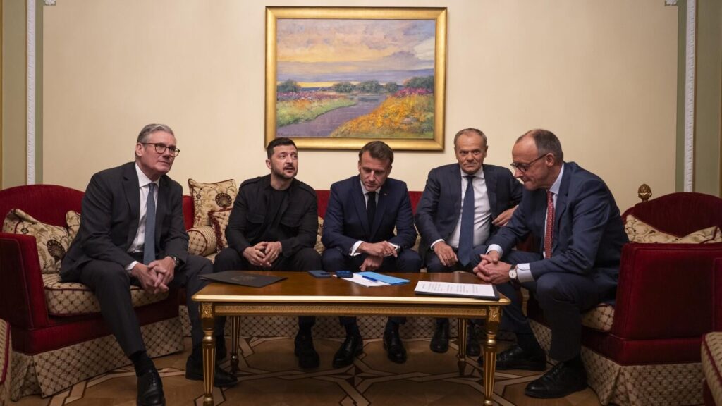 クレムリンが停戦の提案を断った後、ロシアのドローンはウクライナを攻撃しますが、協議を約束する