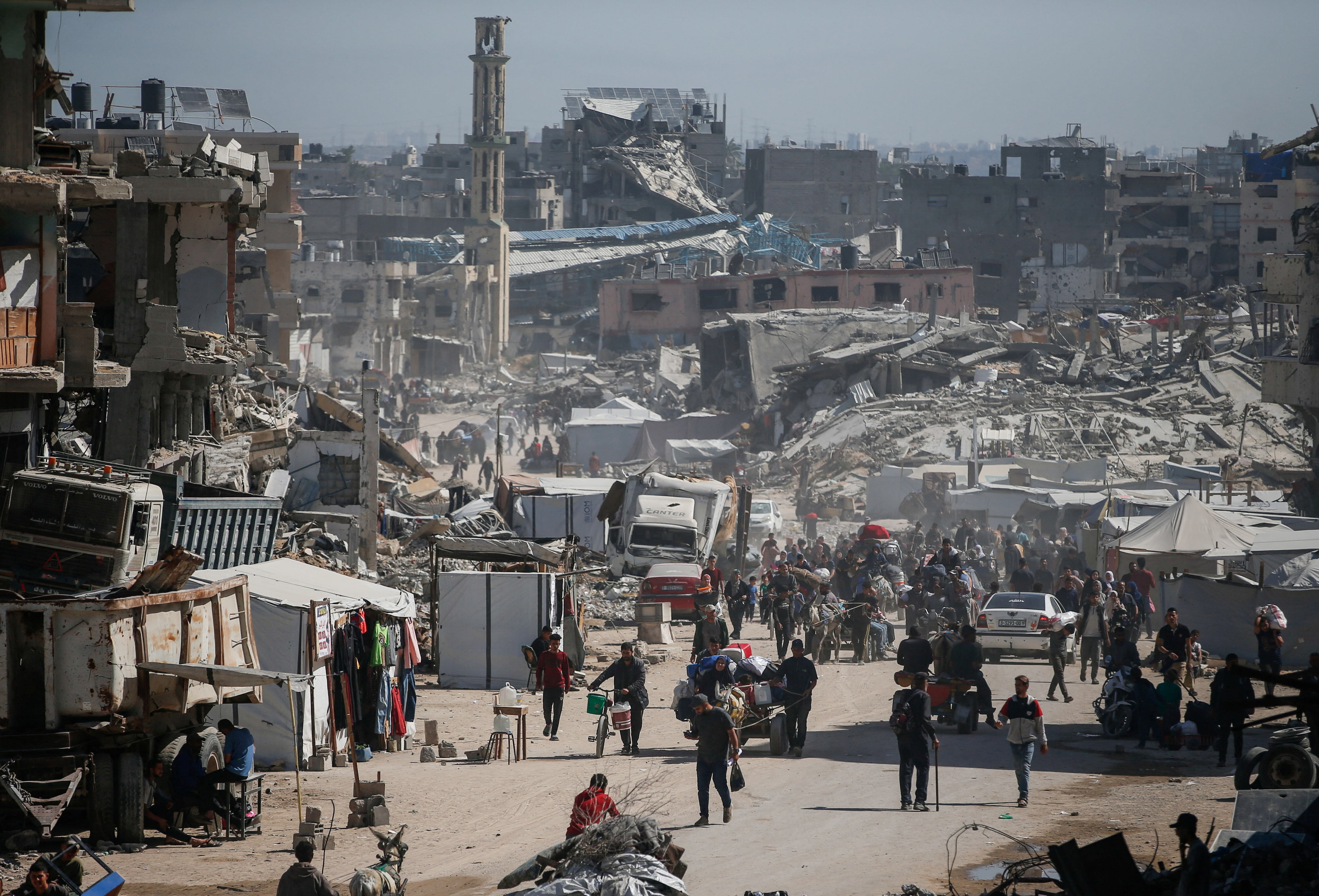 イスラエルの攻撃でガザ地区が壊滅状態、米大統領「人々は飢えている」