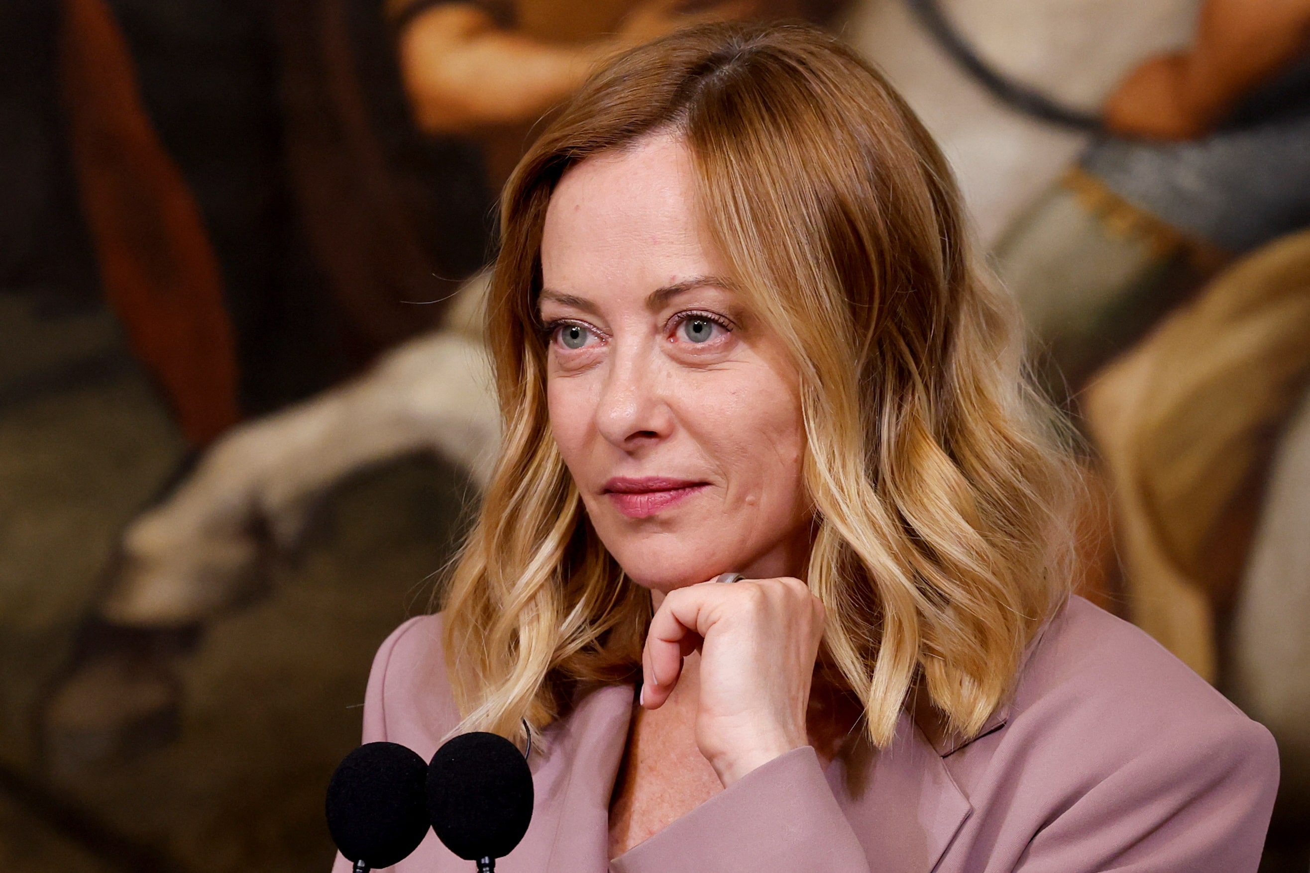 ローマ教皇、ウクライナ和平交渉主催の用意 イタリア首相が声明