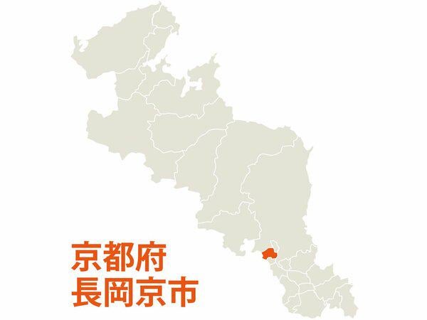 へその緒ついた赤ちゃんがマンションの植え込みに ビニール袋に入れられ泣き声 京都府長岡京市