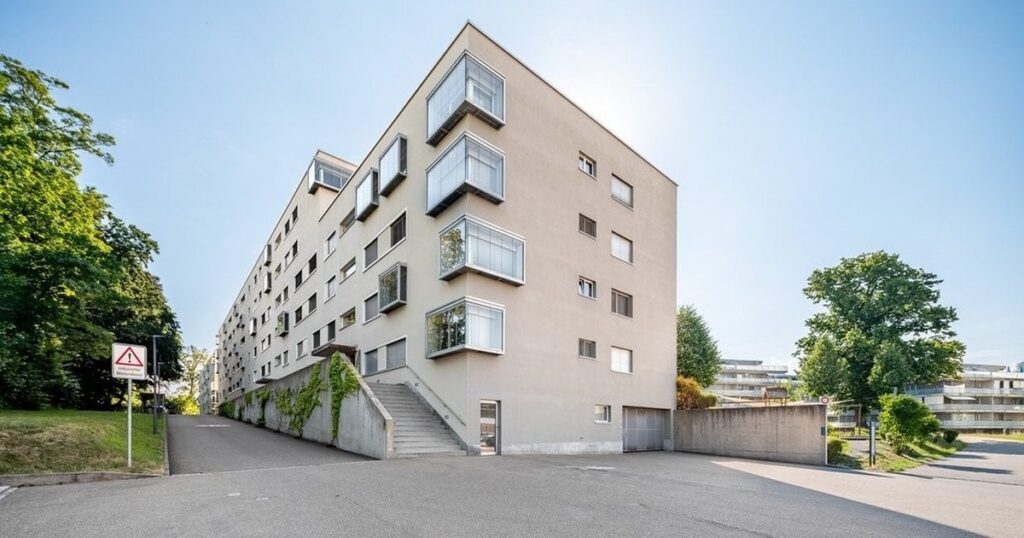 価格をこれほどハイキングしていますか？同じ建物、同じ会社、 +200CHFの違い